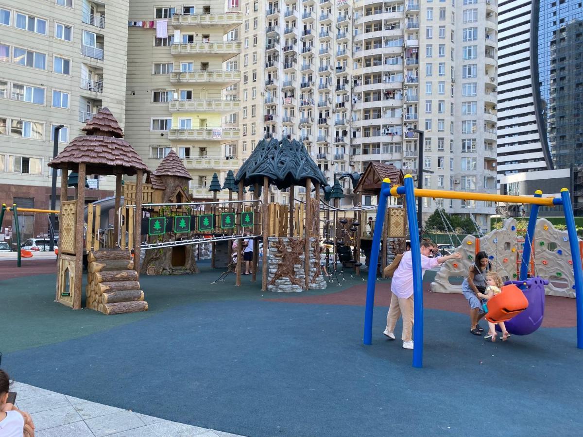 Roini Apartment Batumi Esterno foto