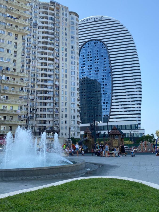 Roini Apartment Batumi Esterno foto