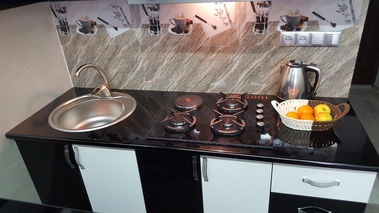 Roini Apartment Batumi Esterno foto