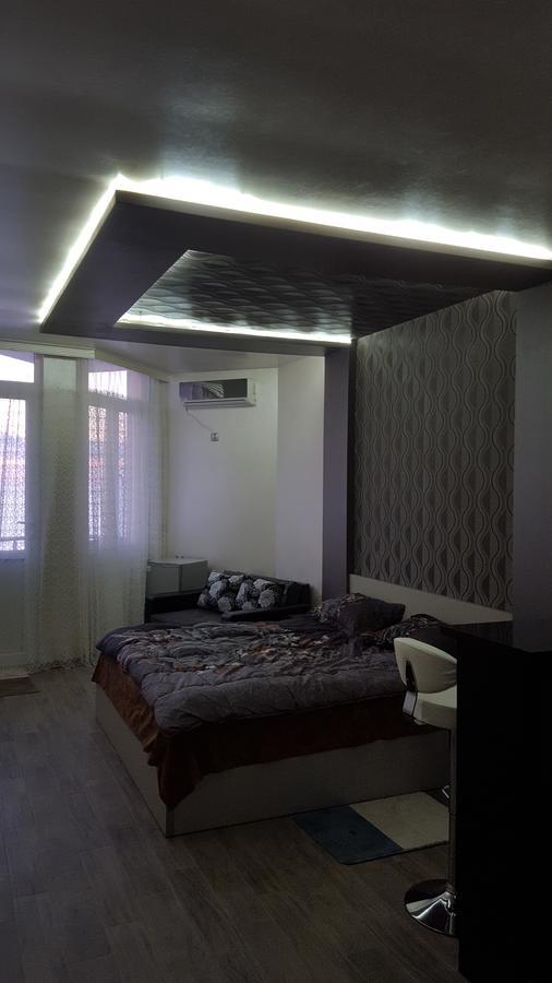 Roini Apartment Batumi Esterno foto