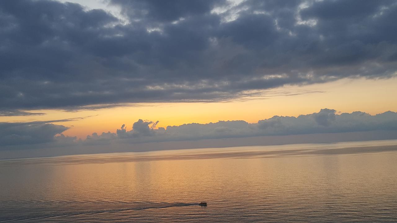 Roini Apartment Batumi Esterno foto